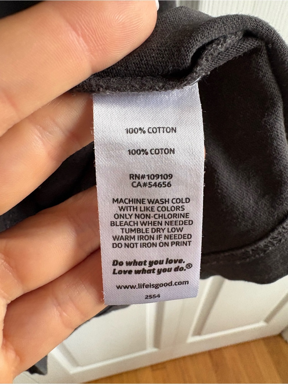Life Is Good Call Me Old Fashioned Crusher Tee XL Funny Dad Joke Grey Cocktail - Picture 4 of 8